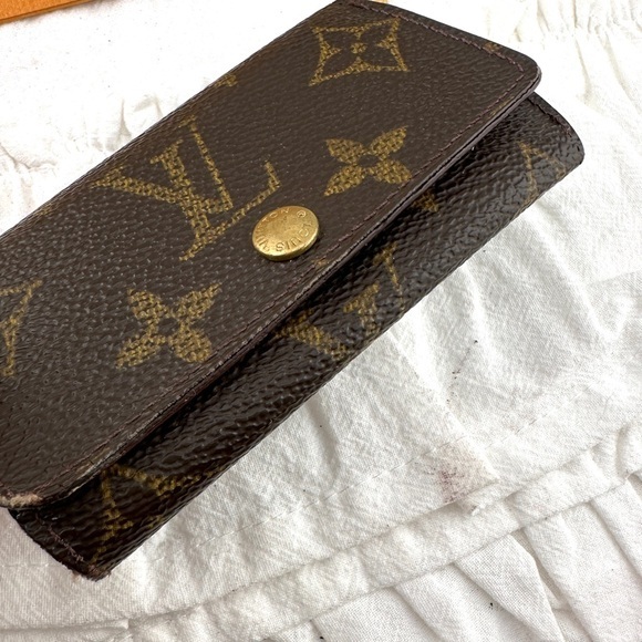 AUTHENTIC Louis Vuitton key holder. Monogram pattern. - Picture 5 of 16